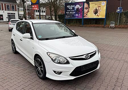 Hyundai i30 FIFA WM Edition TÜV 01/2027