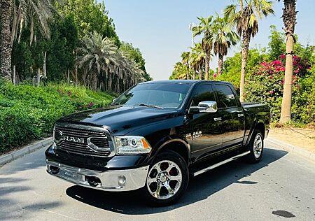 Dodge RAM UNFALLFREI*LARAMIE*RAMBOX*GARANTIE*AHK*NAVI*VOLL
