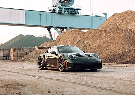 Porsche 911 Urmodell 911 GT3 RS Weissach PTS Oakgrün Neuzustand