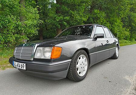 Mercedes-Benz E 230 W124 230E | Fahrwerk, el. Schiebedach, 101tkm