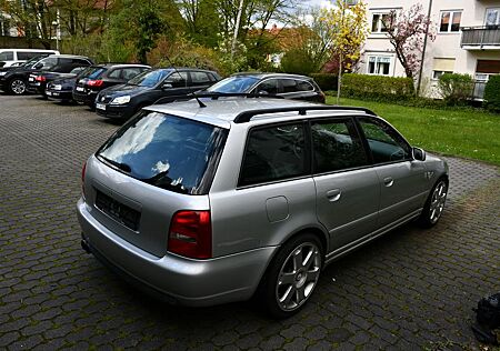 Audi S4 2.7 quattro Avant -
