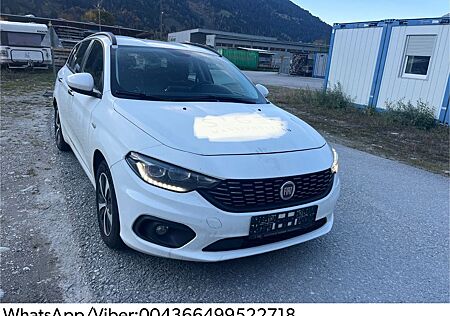 Fiat Tipo 1.6 MultiJet LOUNGE/ LED/NAVI/EURO6b