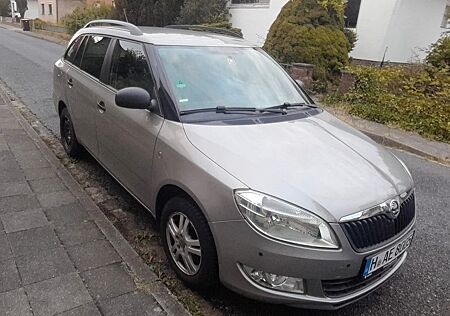 Skoda Fabia Combi (mit TÜV-Neu-Option auf Wunsch :-))