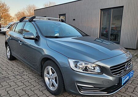 Volvo V60 Kombi Linje Svart/wenig Km/Navi/Leder/PDC