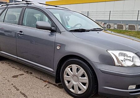 Toyota Avensis Combi Executive 2.0-l-D-4D Executive