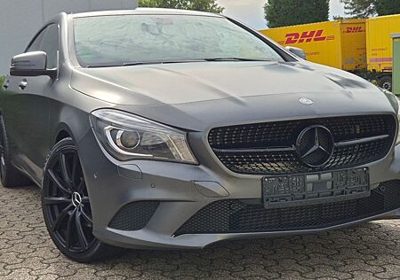 Mercedes-Benz CLA 180 URBAN/XENON/KAMERA/NAVI/SHZ/19 ZOLL 4Sea