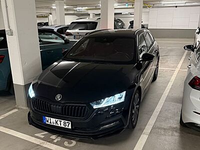 Skoda Octavia 2.0 TDI 110kW DSG Sportline Combi Sp...