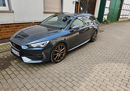 Cupra Leon 2.0 TSI 228kW VZ 4Drive DSG Sportstourer VZ