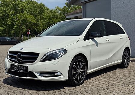 Mercedes-Benz B 200 Aut.-Navi-Night P.-Vollleder-Shz-Abstand