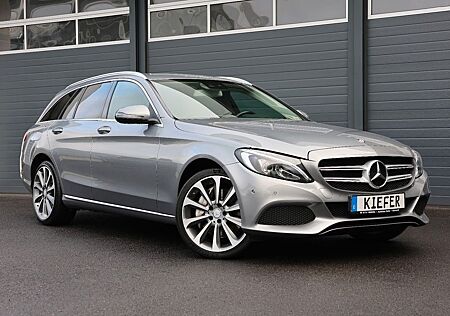 Mercedes-Benz C 400 T-Modell 4Matic/Unfallfrei/LED/SHZ/R19/R17