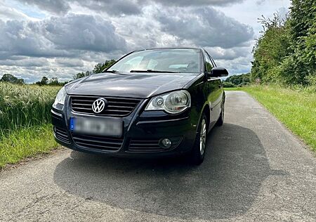 VW Polo Volkswagen 9N3 1.4 schwarz, Allwetterreifen Anfänger/Winter