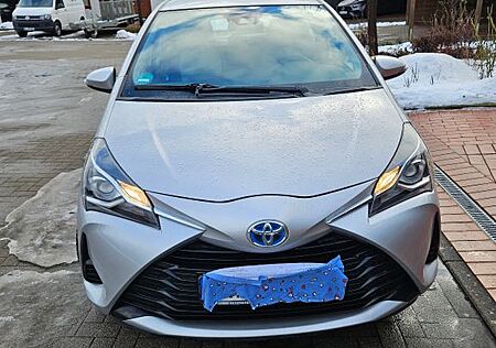Toyota Yaris 1,5-l-VVT-i Hybrid CVT Y20 Club Y20 Club