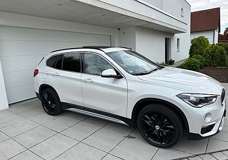 BMW X1 xDrive20d-Steptr.LED/AHK/Panoram/NP 58000€