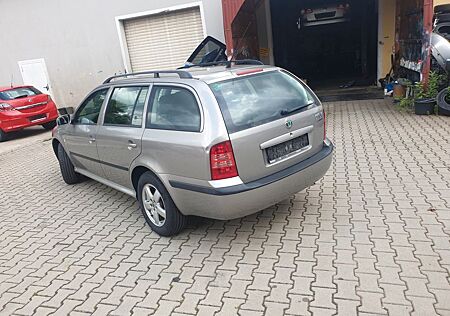 Skoda Octavia Combi Tour