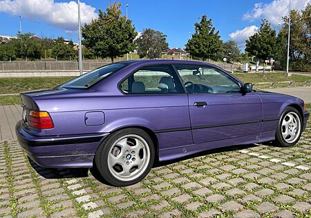 BMW 325iA Coupe Veilchenblau