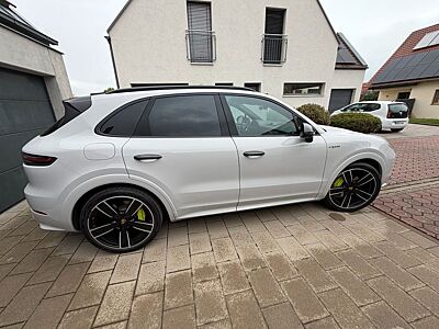 Porsche Cayenne E-Hybrid Platinum Edition Platinum E...