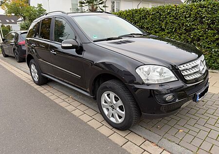 Mercedes-Benz ML 320 gebraucht kaufen Mercedes-Benz ML 320 CDI 4MATIC -XENON PANORAMA SCHECKHEFT