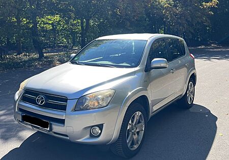 Toyota RAV 4 2,2-l-D-4D 4x4 Executive Automatik Exe...