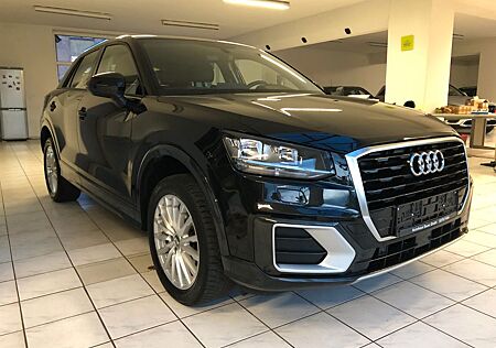 Audi Q2 30 TFSI design/Leder/Navi