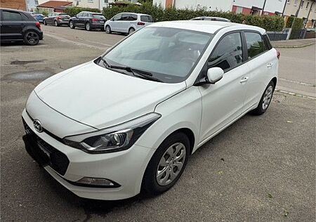 Hyundai i20 1.4 CRDi Trend Navi Kamera Lenkradheizung ..