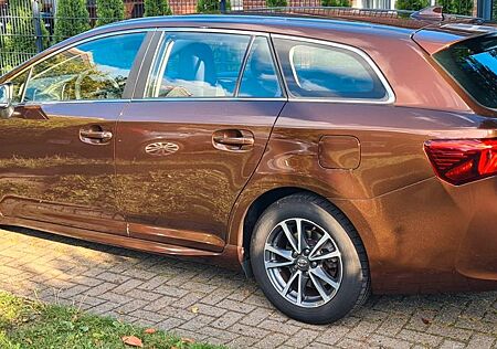 Toyota Avensis Combi 2,0-l-D-4D -
