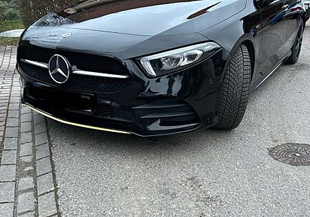 Mercedes-Benz A 250 AMG-Line / Edition 1