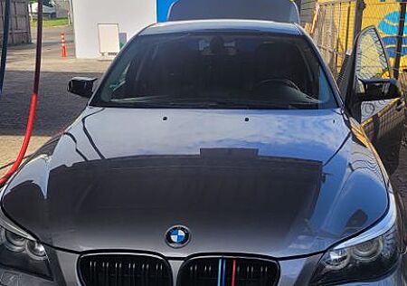 BMW 523i A -