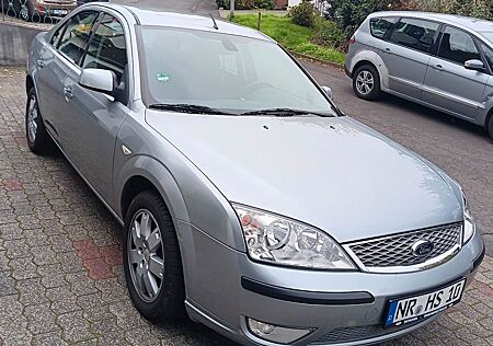 Ford Mondeo 1,8 92 kW Ghia Ghia