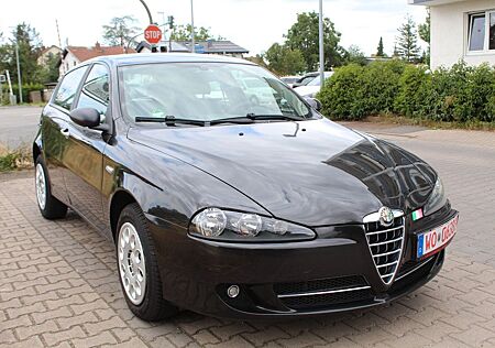 Alfa Romeo 147 Alfa 1.6 16V TS " Aus 1. Hand "