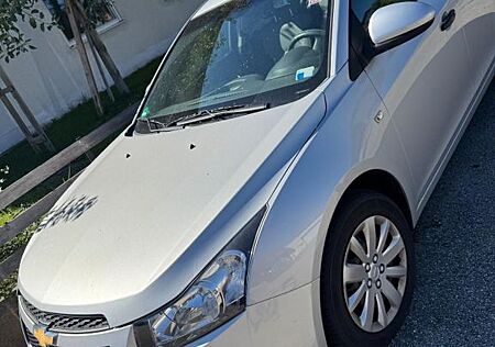 Chevrolet Cruze 1.6 Benziner -