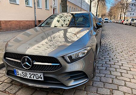 Mercedes-Benz A 180 AMG Line | Navi | LED | Kamera |1. Hand| scheck