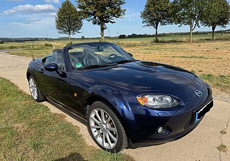 Mazda MX-5 Roadster Coupe Expression 2.0 MZR Expre...