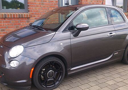 Fiat 500E California "Abarth Design" Ganzjahresreifen