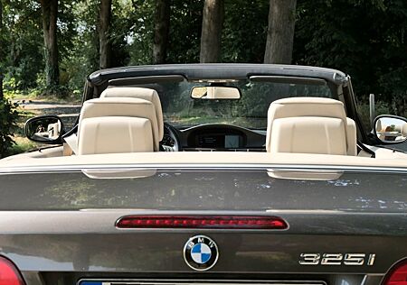 BMW 325i Cabrio -
