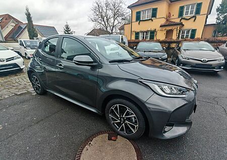 Toyota Yaris Hybrid Team Deutschland AHK Top Zustand