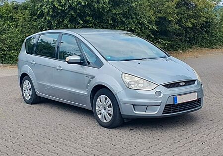 Ford S-Max 2,0 TDCi 103kW DPF Trend 7-Sitzer !