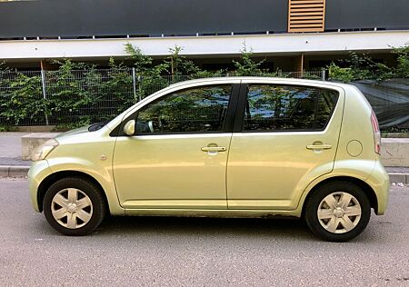 Daihatsu Sirion M3, 1.0 Benziner, 51 kW (69 PS), 2. Hand