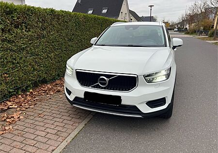 Volvo XC 40 XC40 Momentum voll Leder