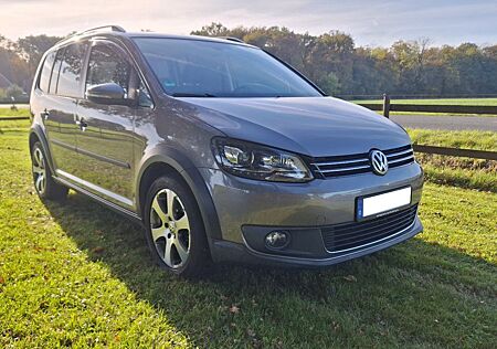 VW Touran Volkswagen Cross DSG / Pano / AHK