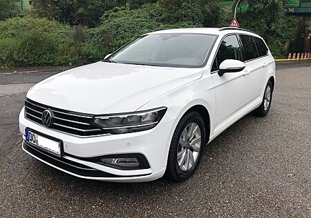 VW Passat Variant Volkswagen 2.0 TDI SCR DSG Business Vari...