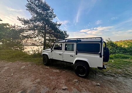 Land Rover Defender 110 Td4 Station Wagon S S