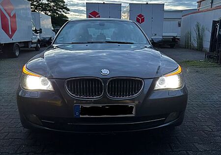 BMW 525i -