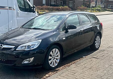 Opel Astra J Sports Tourer Design Edition
