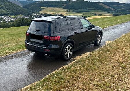 Mercedes-Benz GLB 220 d 4MATIC DCT -