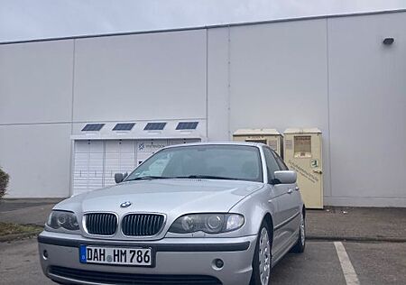 BMW 320i -