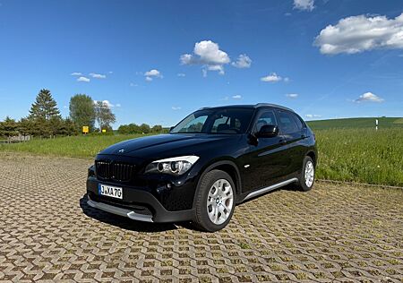 BMW X1 sDrive18i -TÜV Neu/2.Hand/SHZ/LED/PDC/8 fach
