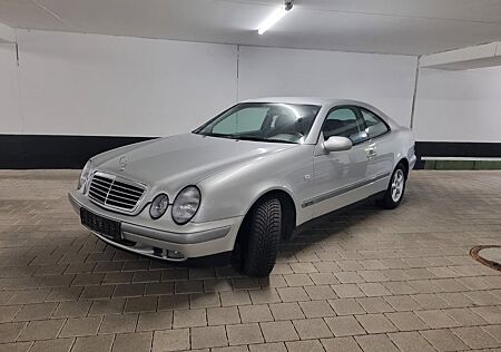 Mercedes-Benz CLK 200 SPORT 1. Hand, TÜV 02.27