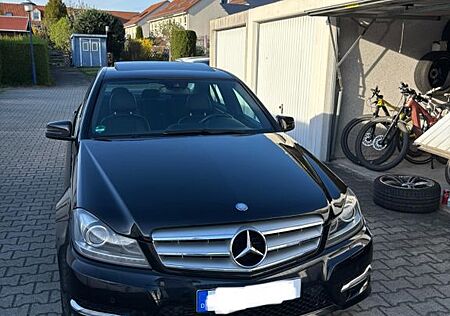 Mercedes-Benz C 300 CDI 4MATIC BlueEFF. AVANTG. Autom. AVA...