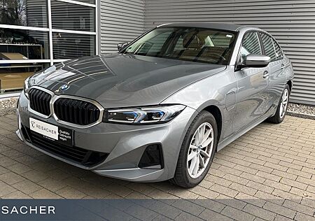 BMW 330e xDrive Navi HUD RüKa adLED 17"LM