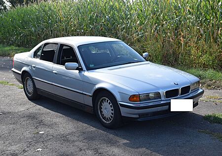 BMW 730i Automatik E38